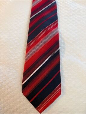 Tie Rack London 100% silk tie. Italian wolven in classic red and navy stripes